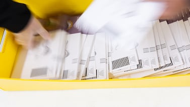 Rejecting Republican challenge, Supreme Court allows states to accept mail ballots after Election Day